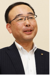 業務サポート部　業務企画担当　課長　溝　信之様